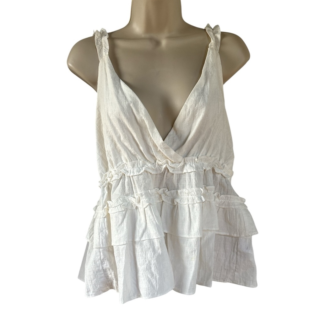 Voge Boutique Women's White Ruffled Peplum V-Neck Sleeveless Blouse Top Size M